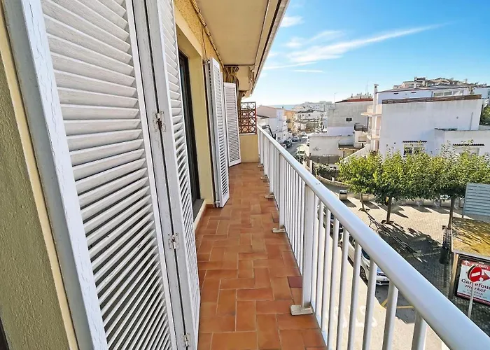 Con Gran Terraza En El Centro Apartment L'Escala